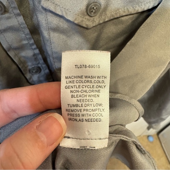 Women’s Top Pendleton Gray Metalic Shirt Button Down size 12 - Picture 5 of 14